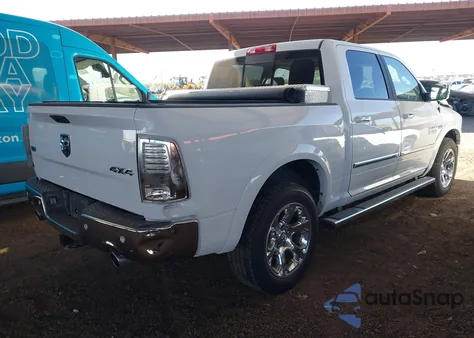 2017 Ram 1500 Laramie 4X4 5'7 Box z USA, uszkodzony, nr VIN 1C6RR7NM4HS875395